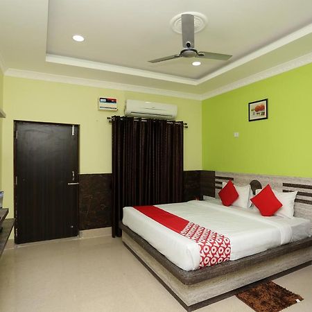 Oyo 24317 Aditya Guest House 3 Bhubaneswar Exterior photo