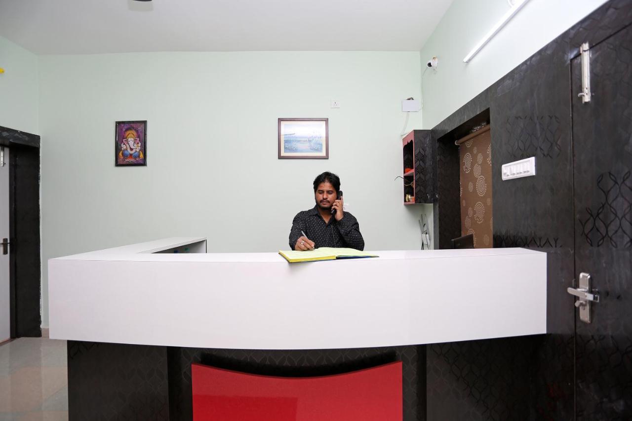Oyo 24317 Aditya Guest House 3 Bhubaneswar Exterior photo
